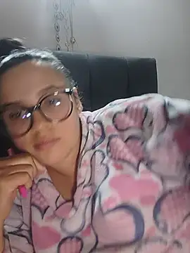 Snapshot of Mia_Rouse6 chatting on July 29, 2026, 12:43 am Mia Rouse6 online show from July 29, 2026, 12:43 am