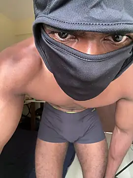 Snapshot of MuscleMystic05 chatting on July 25, 2026, 9:39 am MuscleMystic05 online show from July 25, 2026, 9:39 am
