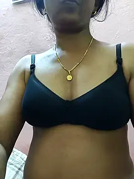Snapshot of Dollysexy123 chatting on August 3, 2026, 8:00 am Dollysexy123 online show from August 3, 2026, 8:00 am