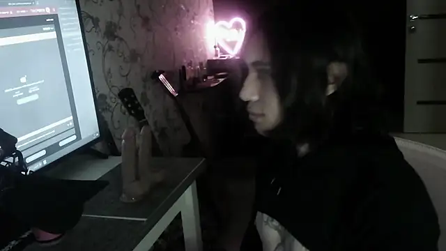 Snapshot of Kira_UwU_666 chatting on July 24, 2026, 8:16 pm Kira UwU 666 online show from July 24, 2026, 8:16 pm