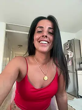 Snapshot of diamantje32 chatting on July 25, 2026, 6:36 pm diamantje32 online show from July 25, 2026, 6:36 pm