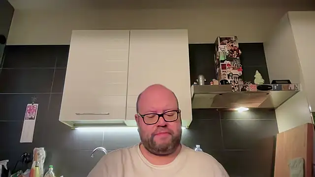 Snapshot of theitalianbear chatting on April 12, 2026, 4:16 am theitalianbear online show from April 12, 2026, 4:16 am