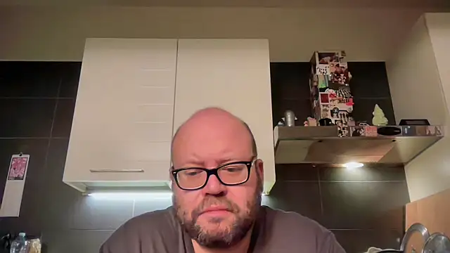 Snapshot of theitalianbear chatting on April 15, 2026, 12:38 am theitalianbear online show from April 15, 2026, 12:38 am
