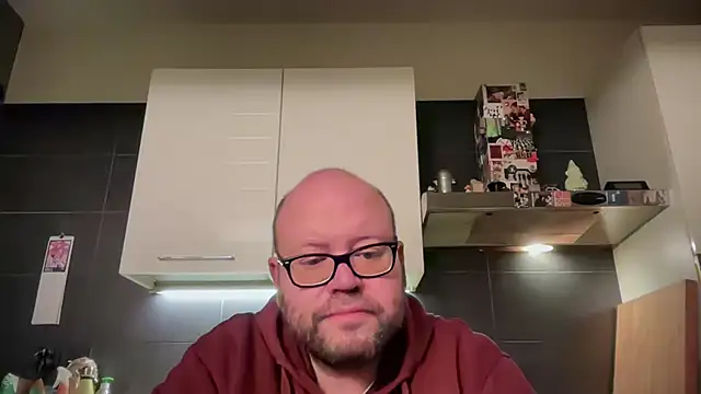Snapshot of theitalianbear chatting on April 8, 2026, 2:13 am theitalianbear online show from April 8, 2026, 2:13 am
