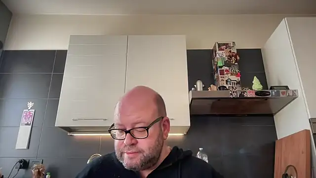 Snapshot of theitalianbear chatting on April 4, 2026, 7:59 am theitalianbear online show from April 4, 2026, 7:59 am