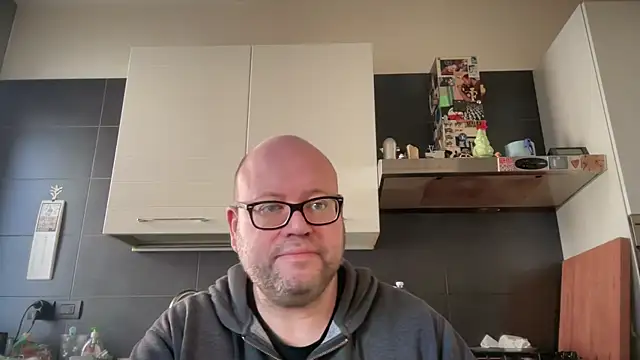 theitalianbear online show from February 10, 2025, 1:44 pm