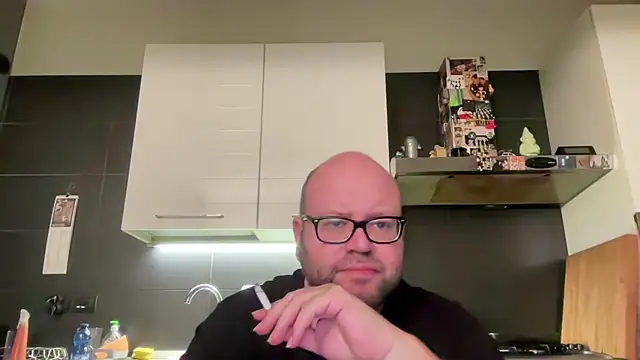 Snapshot of theitalianbear chatting on November 2, 2025, 2:16 am theitalianbear online show from November 2, 2025, 2:16 am