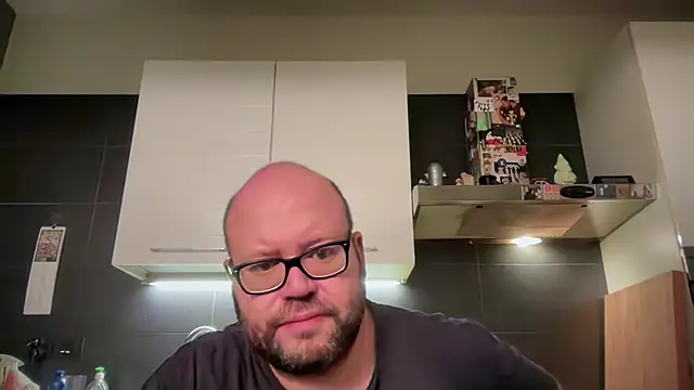 Snapshot of theitalianbear chatting on October 14, 2025, 2:34 am theitalianbear online show from October 14, 2025, 2:34 am