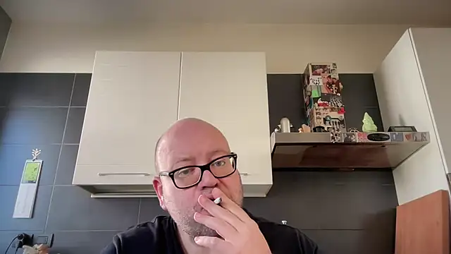 Snapshot of theitalianbear chatting on March 25, 2026, 12:15 pm theitalianbear online show from March 25, 2026, 12:15 pm