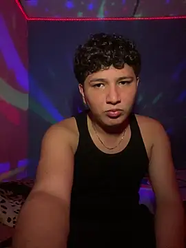 Snapshot of Eduardosexy_ chatting on August 8, 2026, 12:17 am Eduardosexy online show from August 8, 2026, 12:17 am