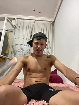 hamzel23 online show from July 28, 2026, 3:43 pm
