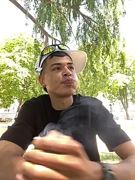 hamzel23 online show from July 27, 2026, 12:01 pm
