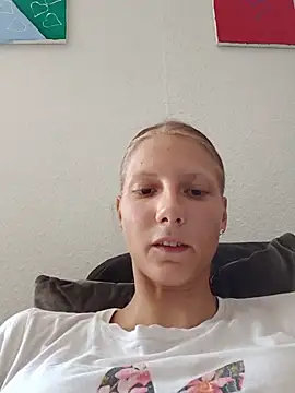 Snapshot of LenaGoldi chatting on July 30, 2026, 9:08 am LenaGoldi online show from July 30, 2026, 9:08 am