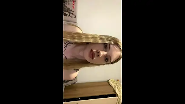 Snapshot of KatPatrin chatting on August 3, 2026, 11:27 am KatPatrin online show from August 3, 2026, 11:27 am