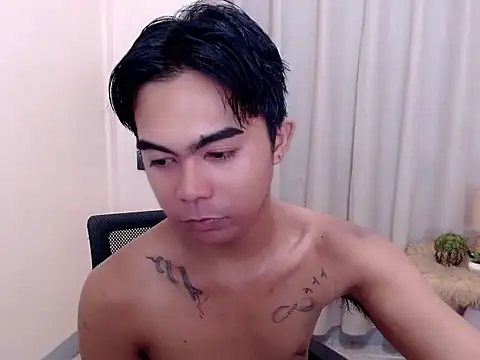 Snapshot of Xyrien_Miller chatting on July 31, 2026, 1:16 am Xyrien Miller online show from July 31, 2026, 1:16 am