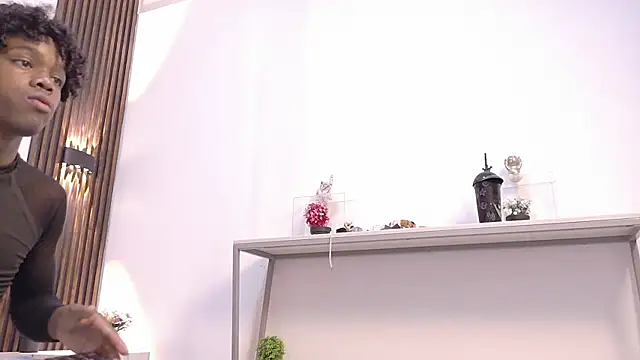 Snapshot of Milo_AfterDark chatting on August 1, 2026, 4:54 am Milo AfterDark online show from August 1, 2026, 4:54 am