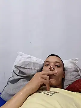 Snapshot of pirudoce16cm chatting on August 4, 2026, 12:04 am pirudoce16cm online show from August 4, 2026, 12:04 am