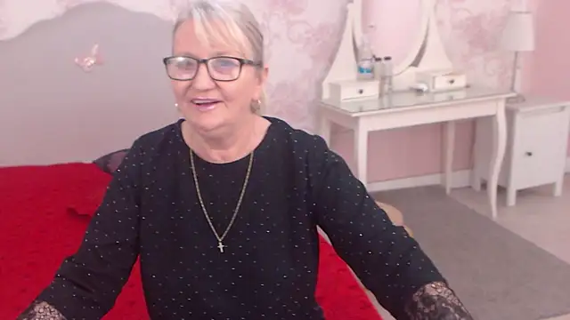 Snapshot of LadyAlana chatting on June 19, 2026, 10:04 pm LadyAlana online show from June 19, 2026, 10:04 pm