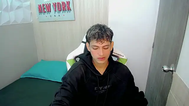 Snapshot of Cody_juniorr_ chatting on August 1, 2026, 8:51 pm Cody juniorr online show from August 1, 2026, 8:51 pm