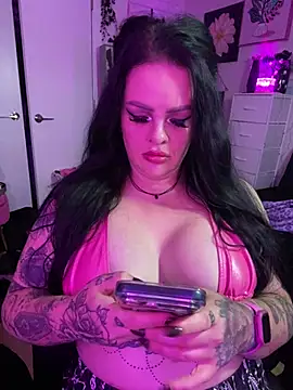 gothxgirly online show from August 3, 2026, 3:47 am
