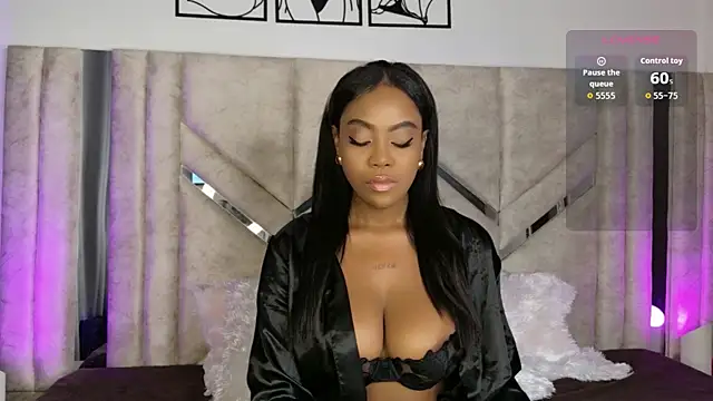 Snapshot of Lola_king_ chatting on August 5, 2026, 3:44 am Lola king online show from August 5, 2026, 3:44 am