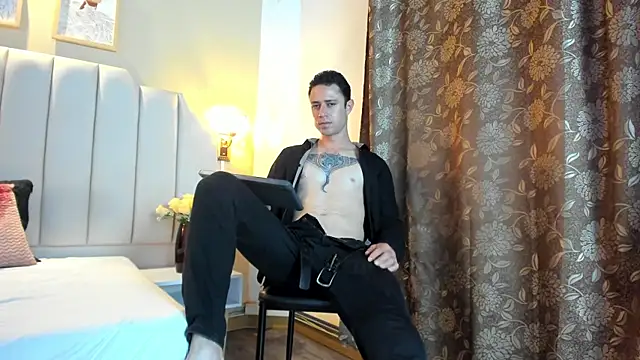 ClarkKush online show from August 5, 2026, 8:25 pm