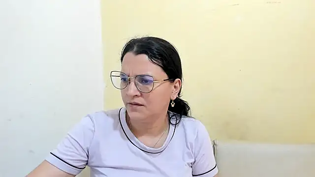 MARILYN GARCIA online show from February 10, 2026, 3:22 pm