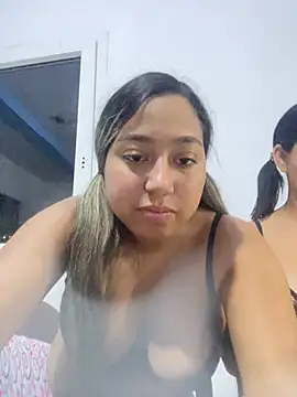 Lia x Sacha online show from August 6, 2026, 5:02 am