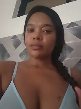 Snapshot of travieza769 chatting on August 5, 2026, 9:20 pm travieza769 online show from August 5, 2026, 9:20 pm