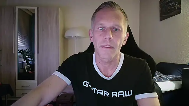 Snapshot of slaveboy2016@xh chatting on June 7, 2026, 8:25 pm slaveboy2016xh online show from June 7, 2026, 8:25 pm