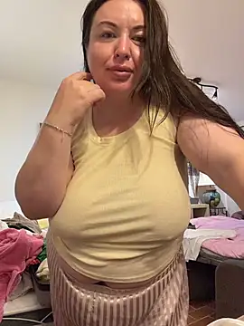 Snapshot of yoursweetpie chatting on August 7, 2026, 6:47 pm yoursweetpie online show from August 7, 2026, 6:47 pm