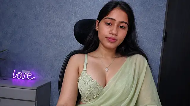 Snapshot of Rishika_luxx chatting on August 8, 2026, 7:21 pm Rishika luxx online show from August 8, 2026, 7:21 pm