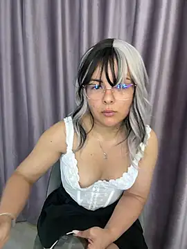 Amy Naph online show from August 9, 2026, 7:42 pm
