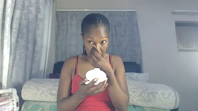 leanna23 online show from May 6, 2026, 2:26 am