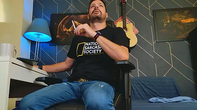 Snapshot of ChrisKox chatting on October 18, 2025, 7:54 am ChrisKox online show from October 18, 2025, 7:54 am