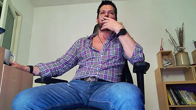 Snapshot of ChrisKox chatting on April 30, 2026, 9:52 pm ChrisKox online show from April 30, 2026, 9:52 pm