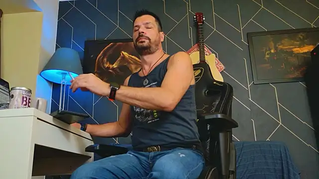 Snapshot of ChrisKox chatting on October 12, 2025, 9:49 pm ChrisKox online show from October 12, 2025, 9:49 pm