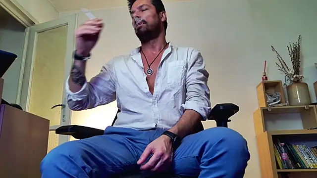 Snapshot of ChrisKox chatting on April 28, 2026, 5:39 pm ChrisKox online show from April 28, 2026, 5:39 pm