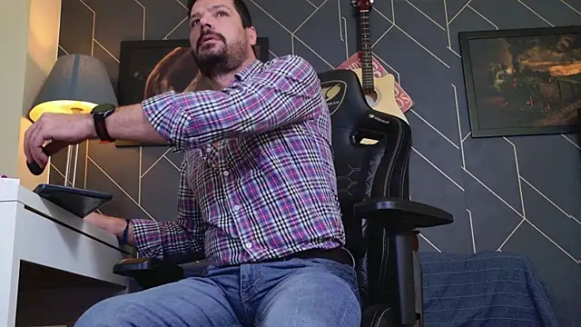 Snapshot of ChrisKox chatting on November 14, 2025, 4:27 am ChrisKox online show from November 14, 2025, 4:27 am