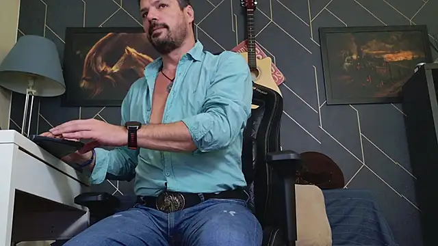 Snapshot of ChrisKox chatting on November 3, 2025, 2:42 pm ChrisKox online show from November 3, 2025, 2:42 pm