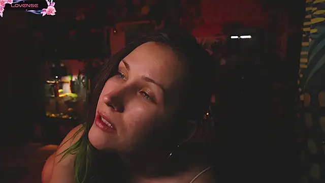 Snapshot of Dead_Butterfly chatting on October 27, 2025, 2:23 am Dead Butterfly online show from October 27, 2025, 2:23 am