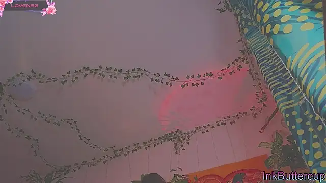 Snapshot of Dead_Butterfly chatting on October 18, 2025, 3:08 am Dead Butterfly online show from October 18, 2025, 3:08 am