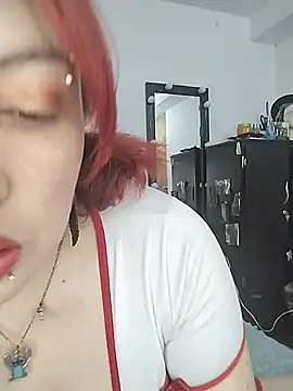 Snapshot of Natashayuu chatting on June 21, 2026, 6:57 pm Natashayuu online show from June 21, 2026, 6:57 pm