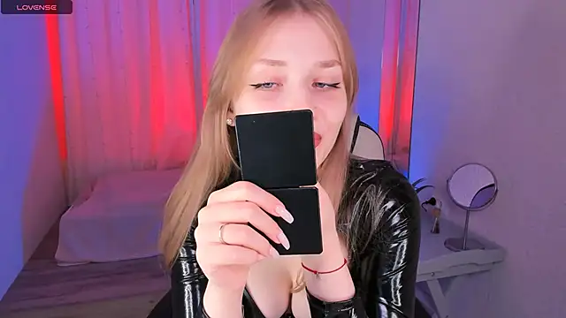 DakotaMabs online show from November 11, 2025, 6:41 am