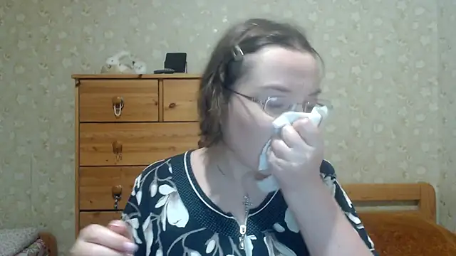 Smart Rose online show from March 19, 2026, 7:47 pm