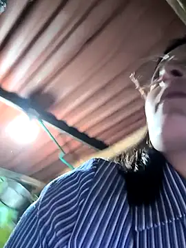 IsabelaGomez online show from April 26, 2026, 9:56 pm