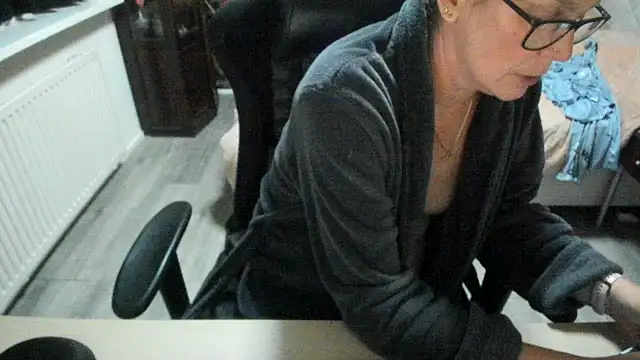 Snapshot of minoesje37 chatting on November 1, 2025, 8:25 pm minoesje37 online show from November 1, 2025, 8:25 pm