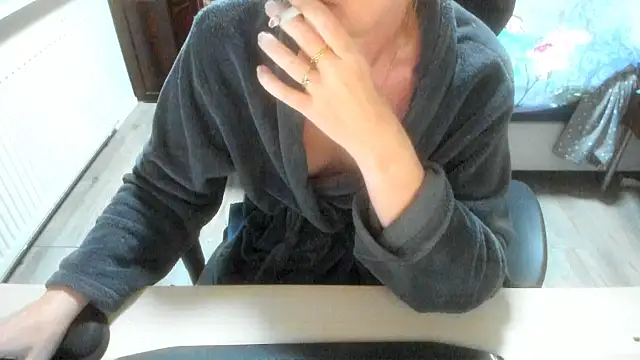 Snapshot of minoesje37 chatting on November 25, 2025, 8:42 pm minoesje37 online show from November 25, 2025, 8:42 pm