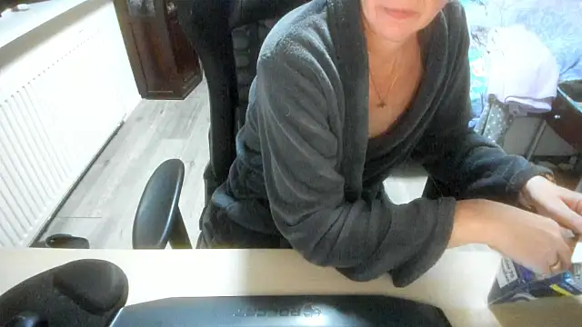 Snapshot of minoesje37 chatting on November 20, 2025, 8:42 pm minoesje37 online show from November 20, 2025, 8:42 pm