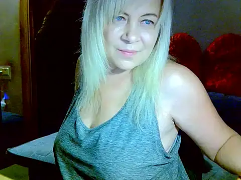 Snapshot of AgoniA7 chatting on November 25, 2025, 8:09 pm AgoniA7 online show from November 25, 2025, 8:09 pm